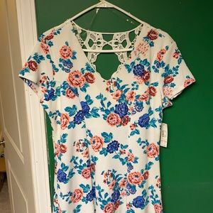 Never worn no boundaries XL white flowered dress